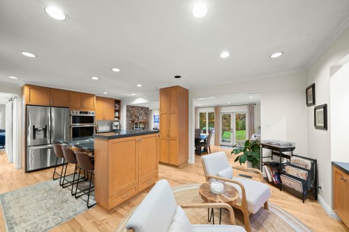 2569 Hyannis Point, North Vancouver, BC 