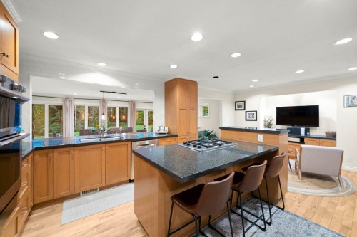 2569 Hyannis Point, North Vancouver, BC 