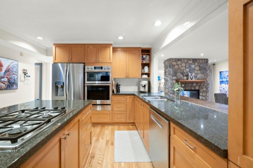 2569 Hyannis Point, North Vancouver, BC 