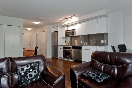 306-233 Robson Street , Vancouver, BC V6B 0E8 2