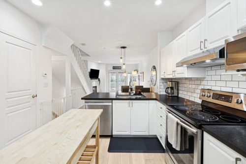 8528 Lighthouse Way, Vancouver, BC 