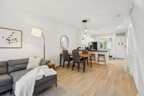 8528 Lighthouse Way, Vancouver, BC 