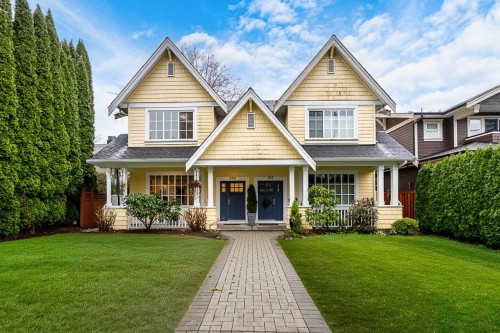 359 13Th Street E, North Vancouver, BC 