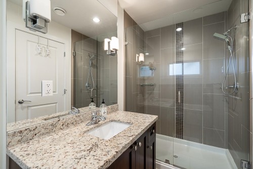 359 13Th Street E, North Vancouver, BC 