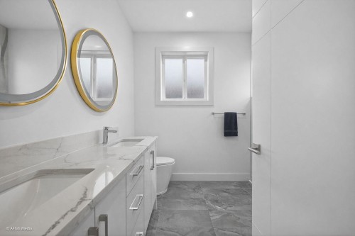 1052 50Th Avenue E, Vancouver, BC 