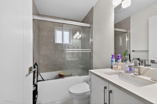 1052 50Th Avenue E, Vancouver, BC 