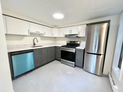 2245 15Th Avenue W, Vancouver, BC 