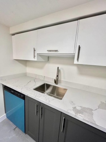 2245 15Th Avenue W, Vancouver, BC 