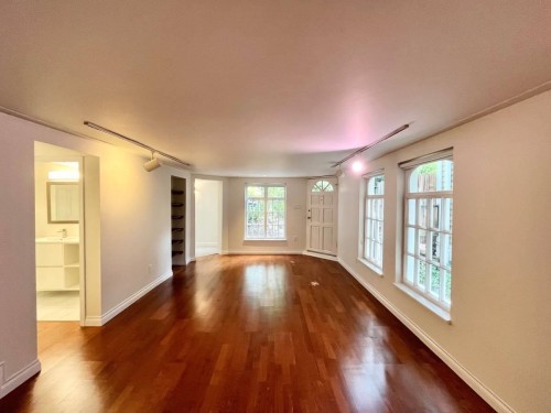 2245 15Th Avenue W, Vancouver, BC 