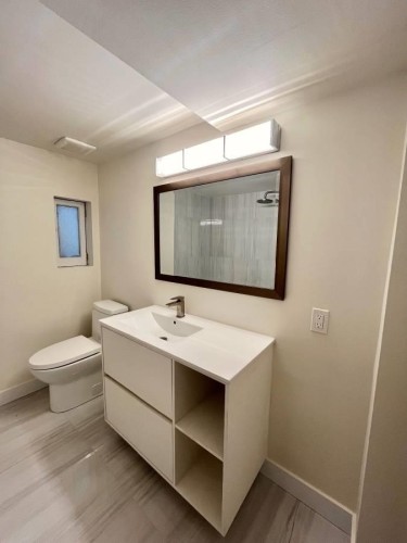 2245 15Th Avenue W, Vancouver, BC 