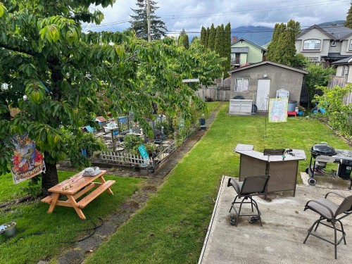 332 14Th Street W, North Vancouver, BC 