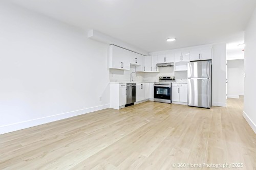 3252 Allan Road, North Vancouver, BC 