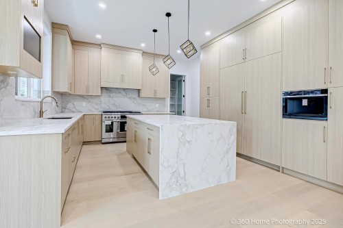 3252 Allan Road, North Vancouver, BC 