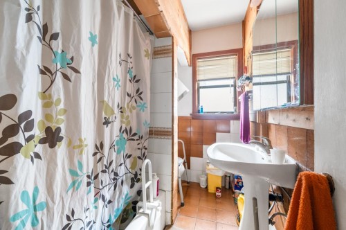 2566 Venables Street, Vancouver, BC 
