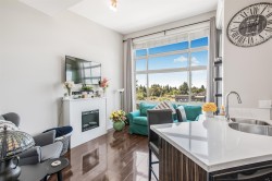 604-22318 Lougheed Highway  Maple Ridge, BC V2X 2T4