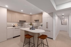 101-2329 34th Street E Vancouver, BC V5R 2S6