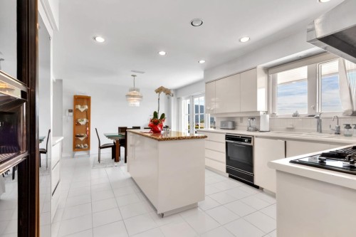 705 Andover Crescent, West Vancouver, BC 