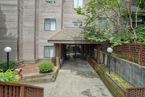 402-2215 Dundas Street  Vancouver, BC V5L 1J9