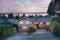 2558 Mathers Avenue  West Vancouver, BC V7V 2J1