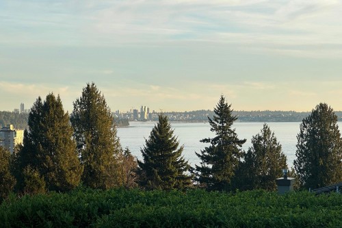 2558 Mathers Avenue, West Vancouver, BC 