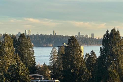 2558 Mathers Avenue, West Vancouver, BC 