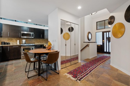 5625 Eagle Court, North Vancouver, BC 