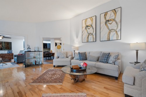 5625 Eagle Court, North Vancouver, BC 