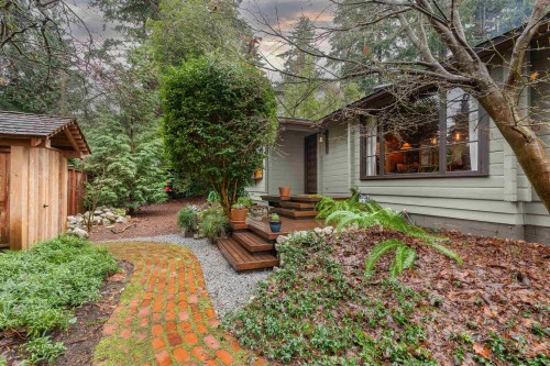 5817 Eagle Island, West Vancouver, BC 