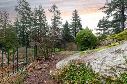 5817 Eagle Island, West Vancouver, BC 