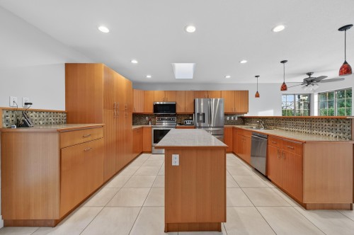 21105 River Road, Maple Ridge, BC 