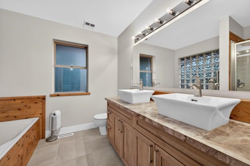 21105 River Road, Maple Ridge, BC 