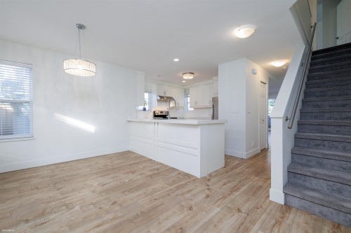 140 Shoreline Circle  Port Moody, BC V3H 5B3