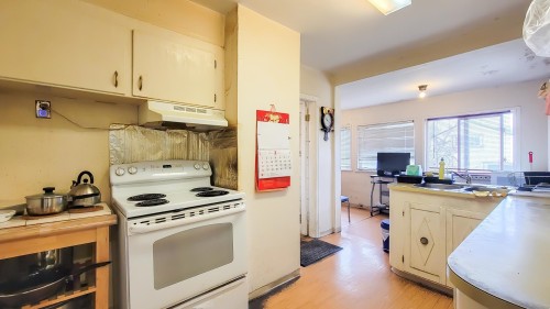 8245 Selkirk Street, Vancouver, BC 