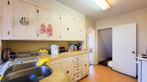 8245 Selkirk Street, Vancouver, BC 