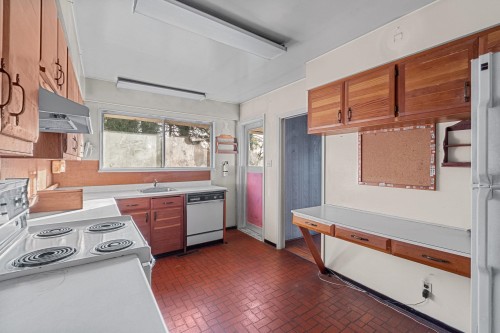 885 Porter Street, Coquitlam, BC 