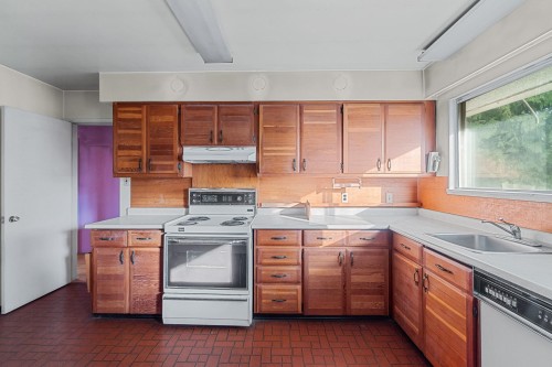 885 Porter Street, Coquitlam, BC 