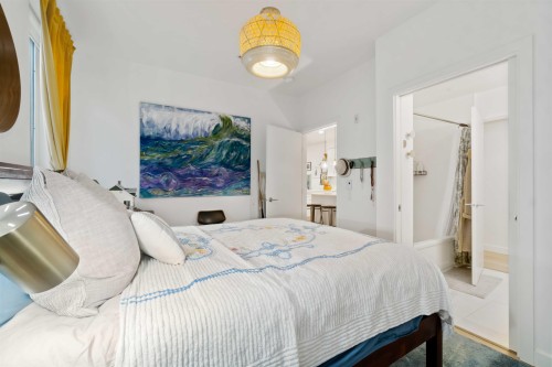 403-2137 Chesterfield Avenue, North Vancouver, BC 