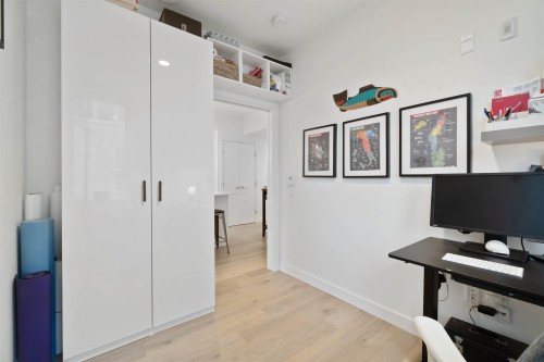 403-2137 Chesterfield Avenue, North Vancouver, BC 