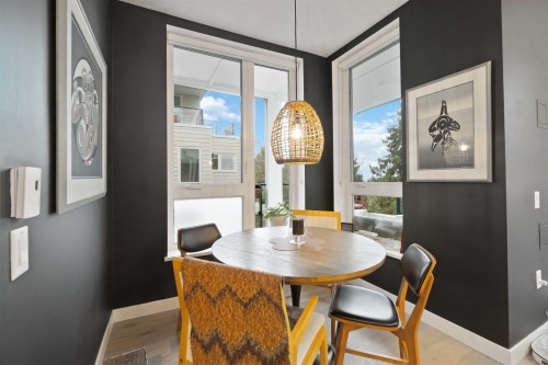 403-2137 Chesterfield Avenue, North Vancouver, BC 