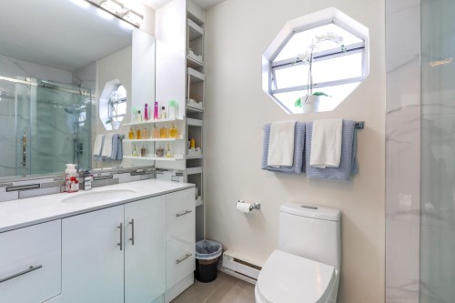 10-838 Tobruck Avenue, North Vancouver, BC 