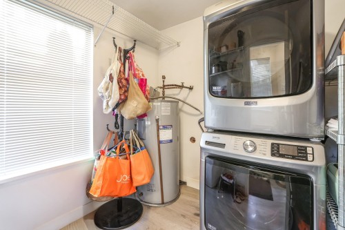 10-838 Tobruck Avenue, North Vancouver, BC 