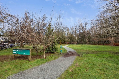 10-838 Tobruck Avenue, North Vancouver, BC 