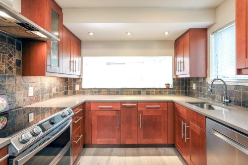 10-838 Tobruck Avenue, North Vancouver, BC 