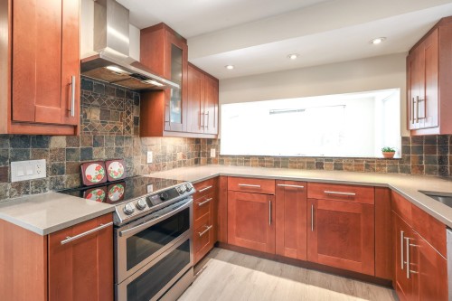 10-838 Tobruck Avenue, North Vancouver, BC 