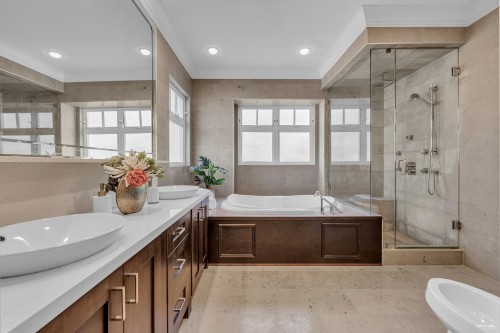 2069 28Th Avenue W, Vancouver, BC 