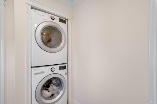 7531 Oak Street, Vancouver, BC 