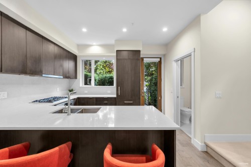 6098 Oak Street, Vancouver, BC 