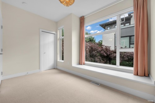 6098 Oak Street, Vancouver, BC 