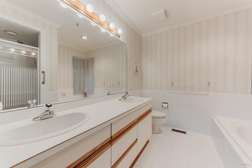 4856 Headland Drive, West Vancouver, BC 