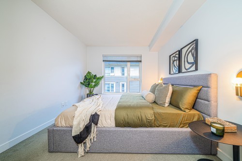 416-221 3Rd Street E, North Vancouver, BC 